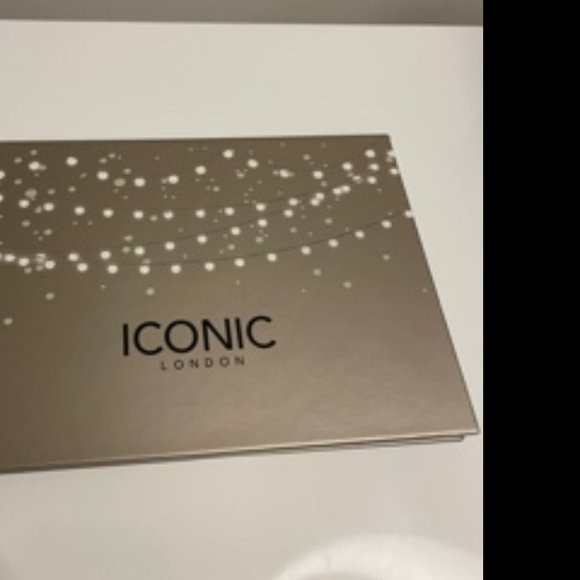 ✨CLOSET CLEAR OUT ✨ NEW Blaze chaser face palette - Picture 2 of 5